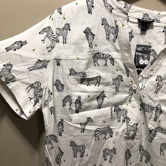 {Torrid} NWT Harper Zebra Challis Pullover Blouse - Picture 5 of 9